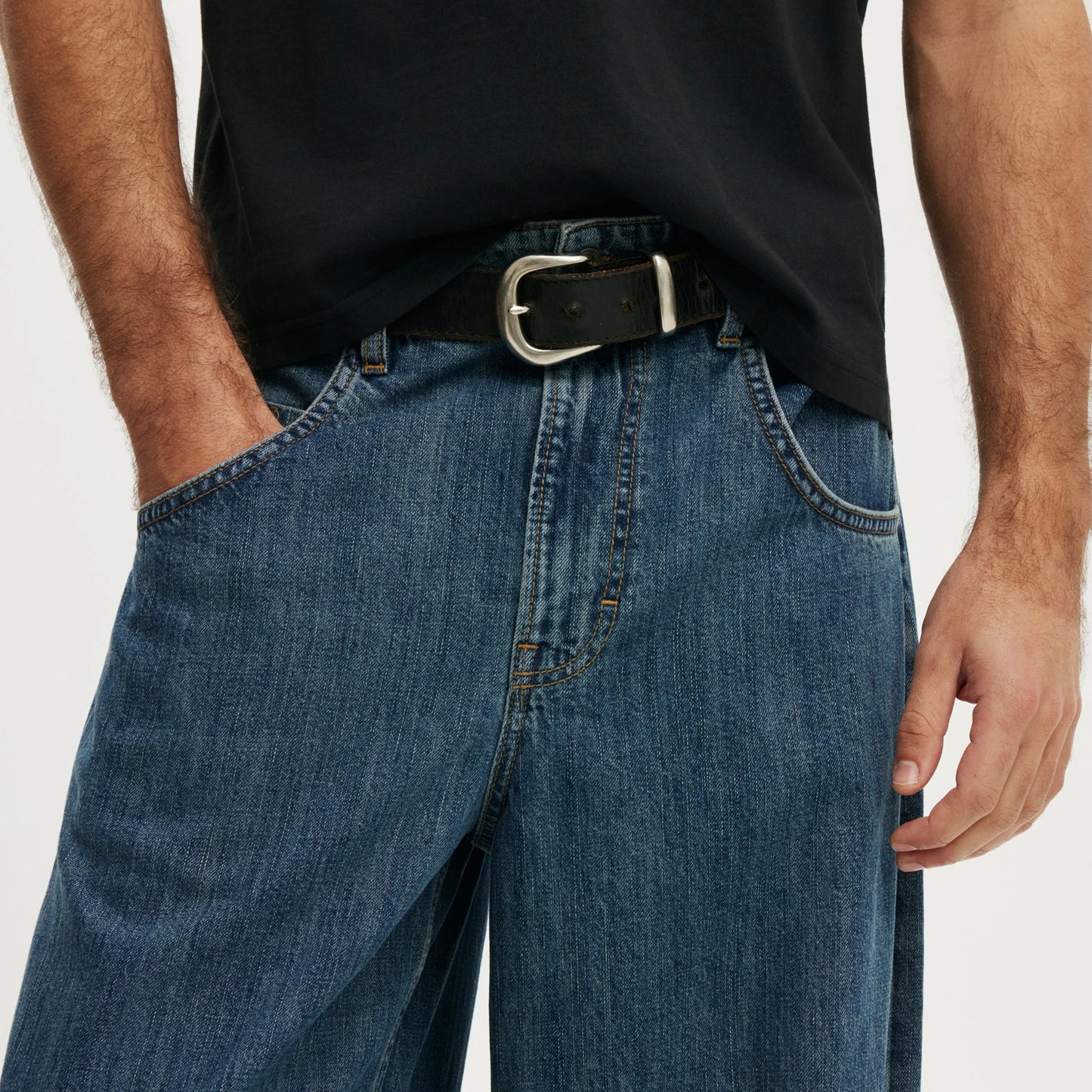 Wide-Leg Dark Blue Denim Jeans with Flap Back Pockets